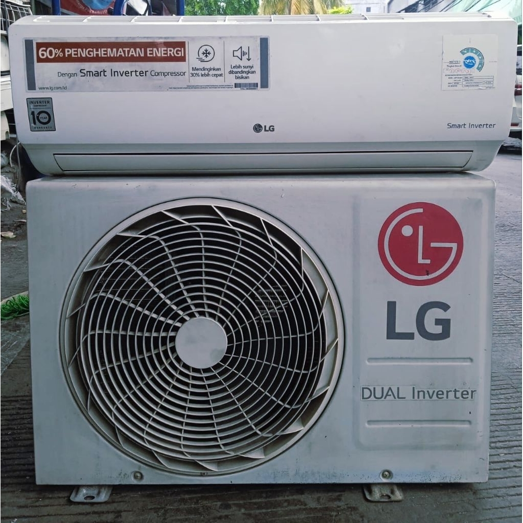 AC LG Dual Inverter 1/2 PK R 32  SECOND + pasang (free ongkir se-jabotabek)
