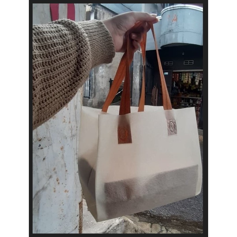 Tas spunbond box custom sablon / tas box nasi 22x22x22 20x20 18x18 / tas kotak nasi / tas spunbond s