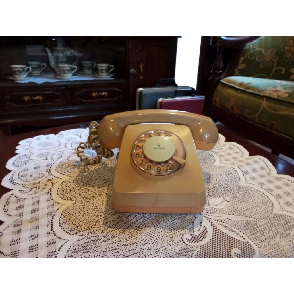 Pesawat Telepon Telpon Putar Kabel Jadul Antik Vintage Lawas Tua Retro Kuno