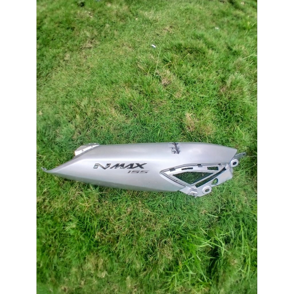 COVER BODY / TUTUP BODY BELAKANG NMAX NEW 2021 SILVER SEBELAH KANAN ORIGINAL COPOTAN