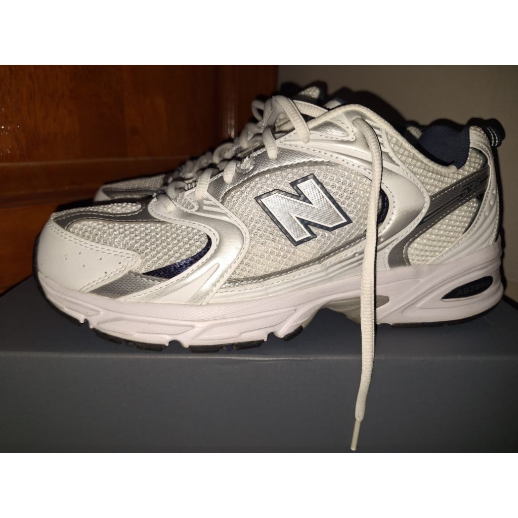 Nb 530 white silver navy