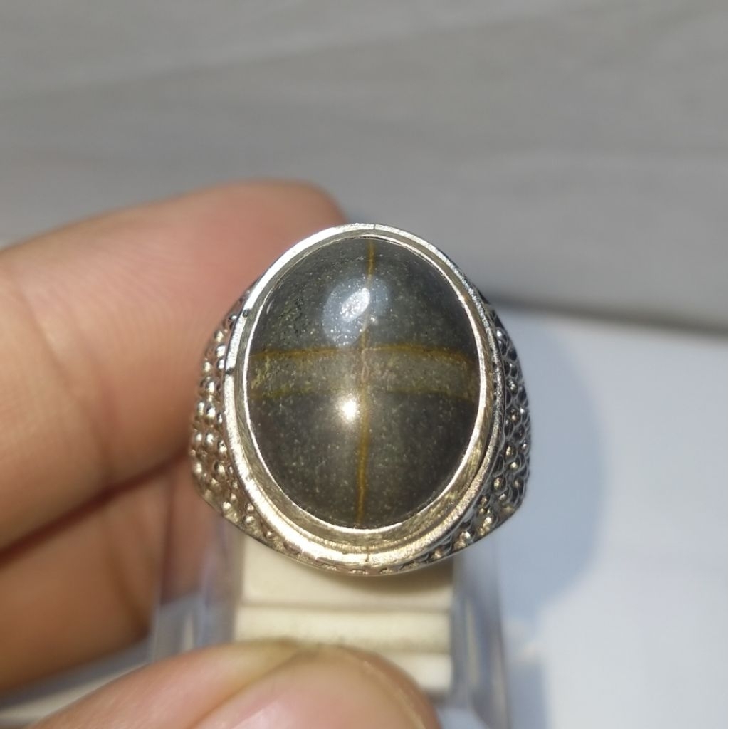 Batu tapak jalak badar besi