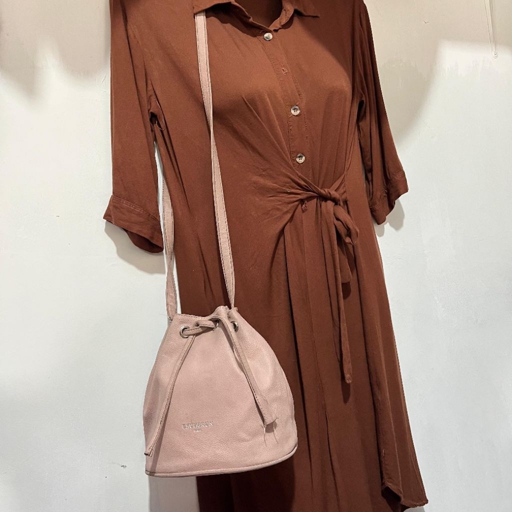 Tas Slempang Serut Warna Soft Pink Original BRUNBRUN