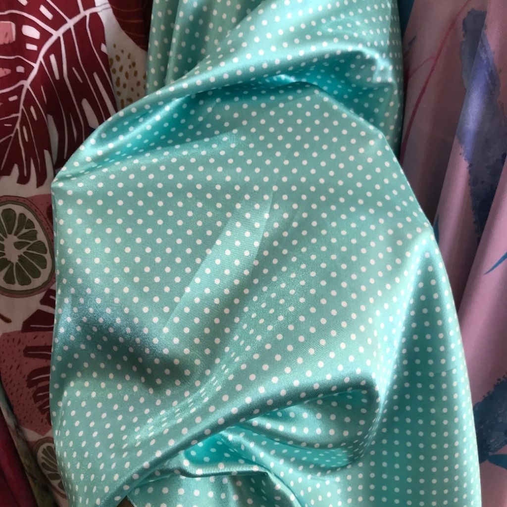 kain satin motif - kain satin motif polkadot - kain silk motif polkadot - kain motif polkadot kecil 