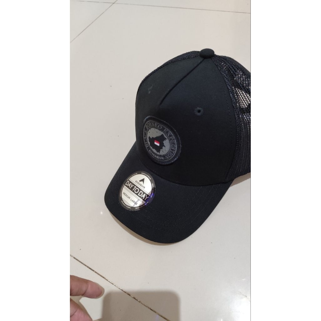 Topi Eiger Tropic Trip