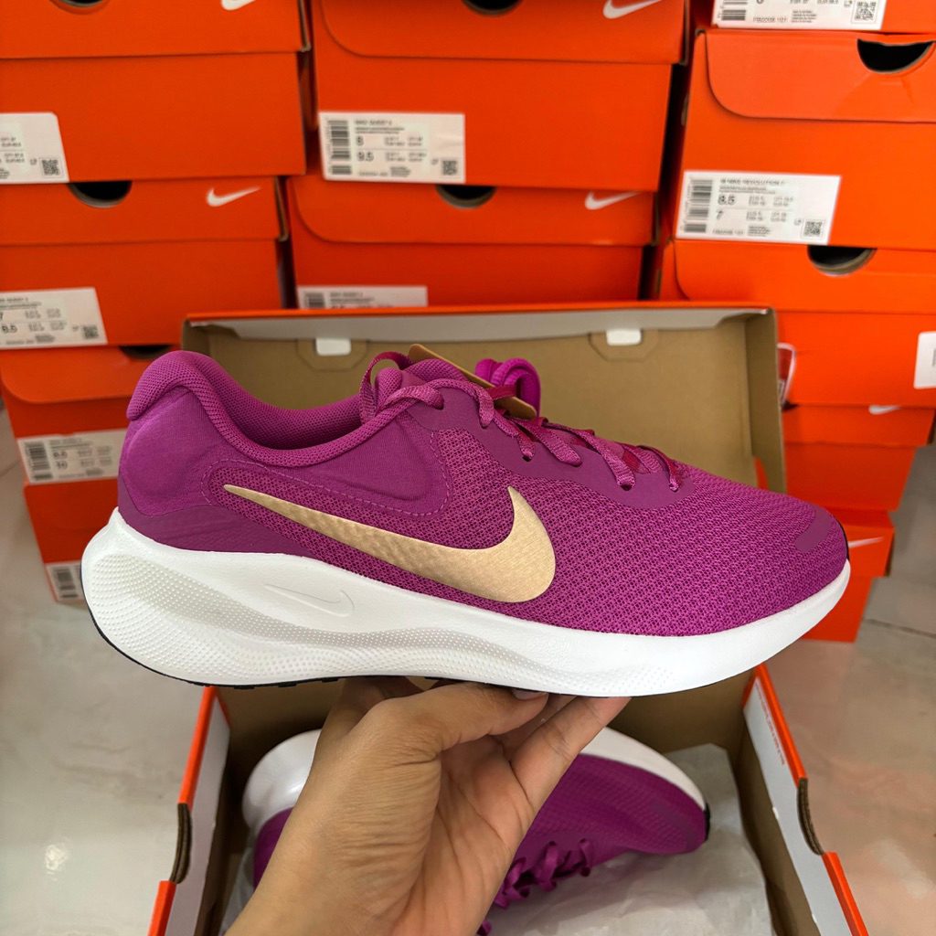 Sepatu Road Running Revolution 7 Women Original FB2208501