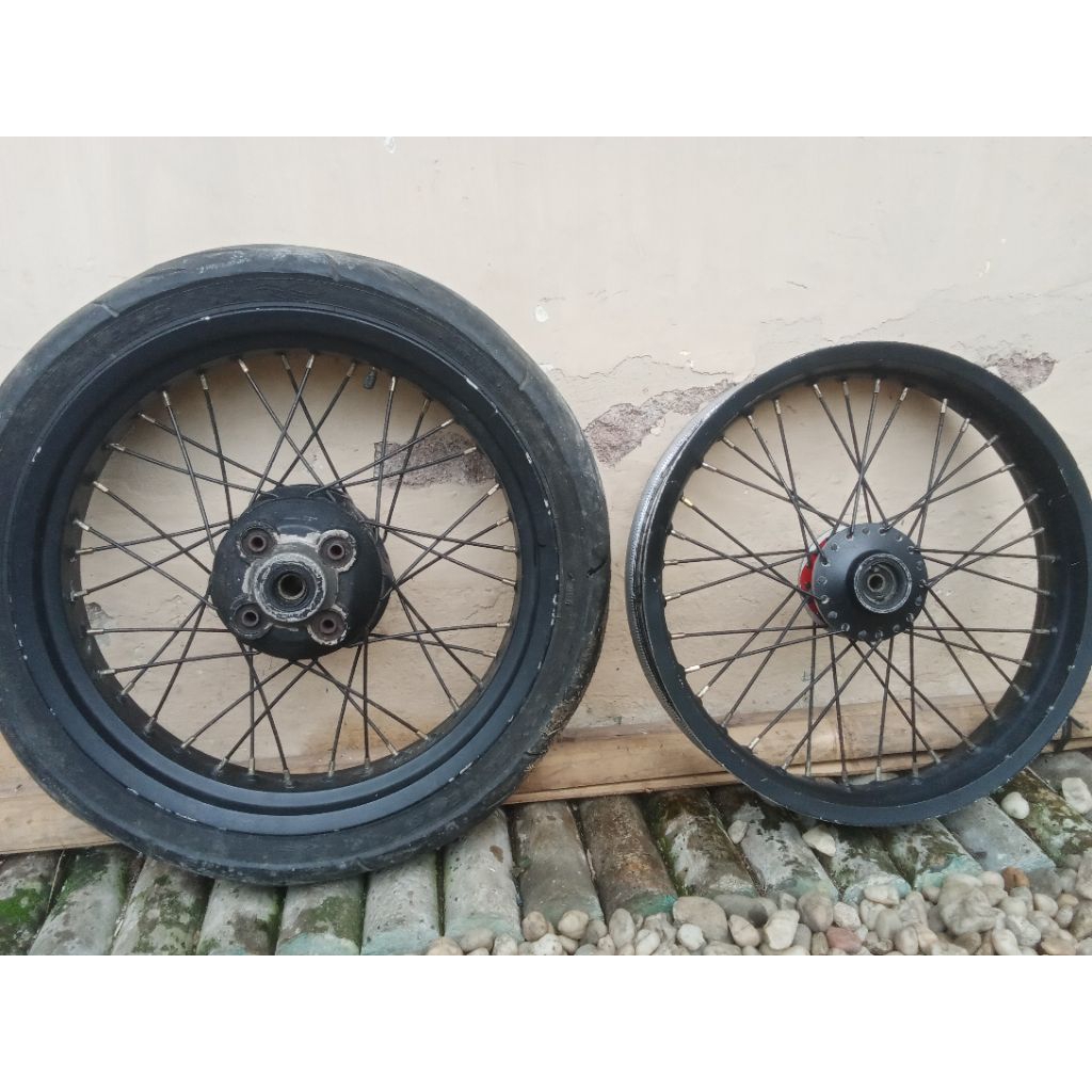 velk tapak lebar d/b bekas motor Tiger Revo