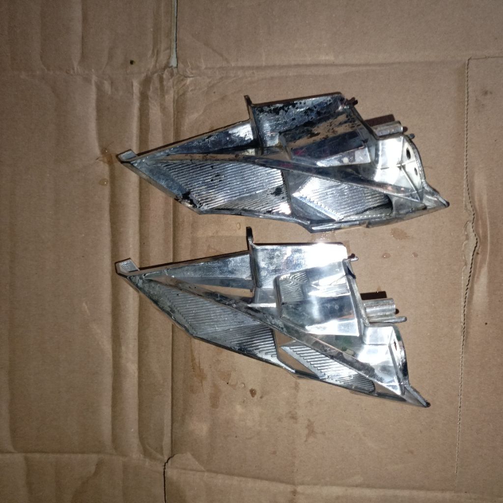 REFLEKTOR ALIS SENJA HONDA PCX 160 (KIRI) ORIGINAL