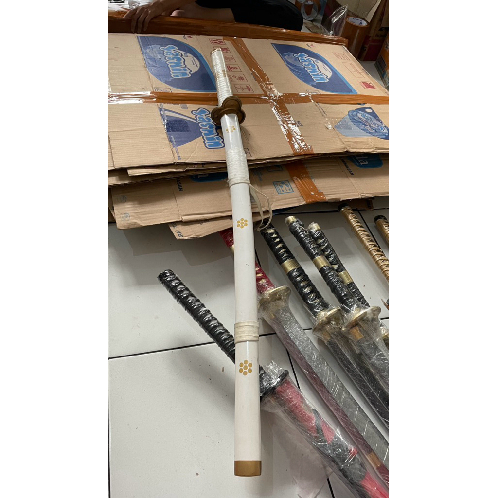 sarung kayu enma varian