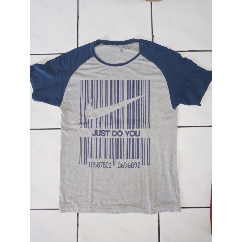 PRELOVED KAOS PRIA 8K/2pcs