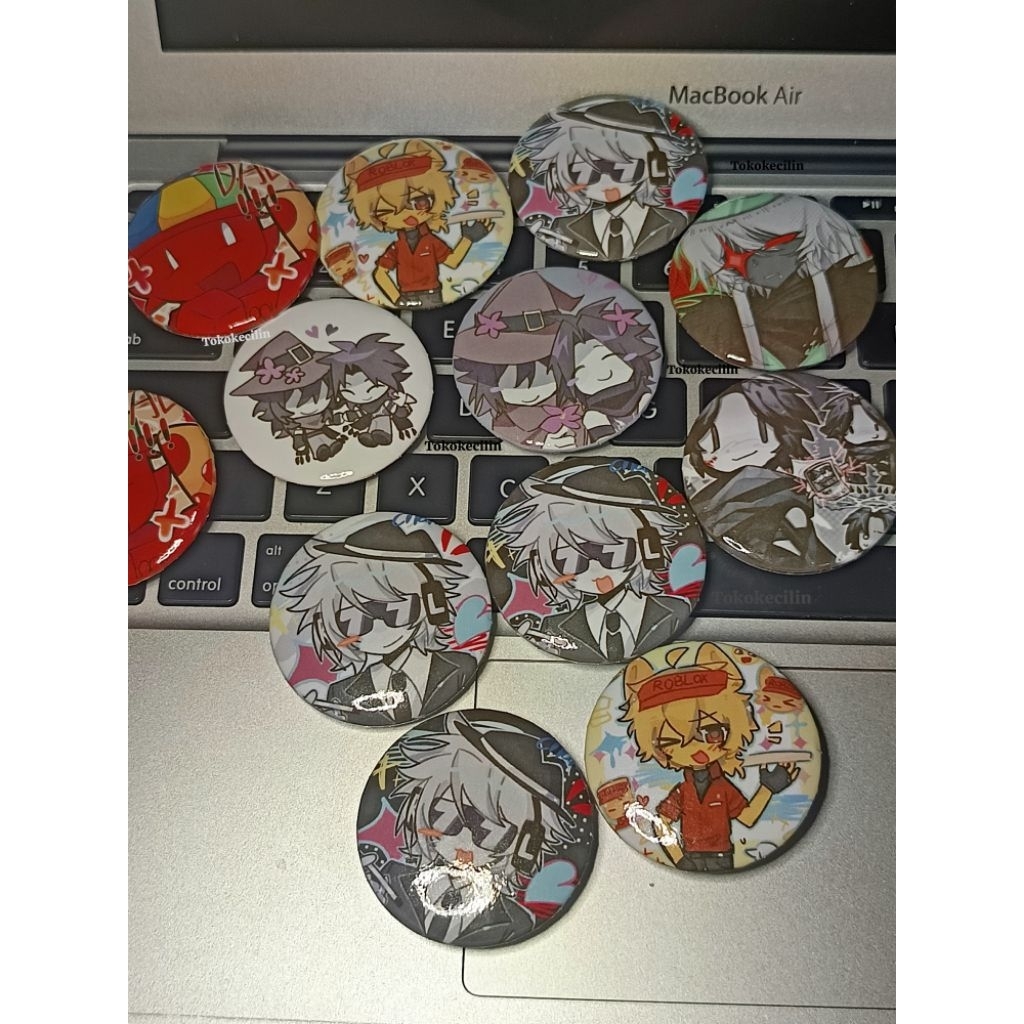 PO Unofficial buttonpins forsaken unofficial fanmerch chance 1x1x1x1 Elliot shedletsky azure two tim