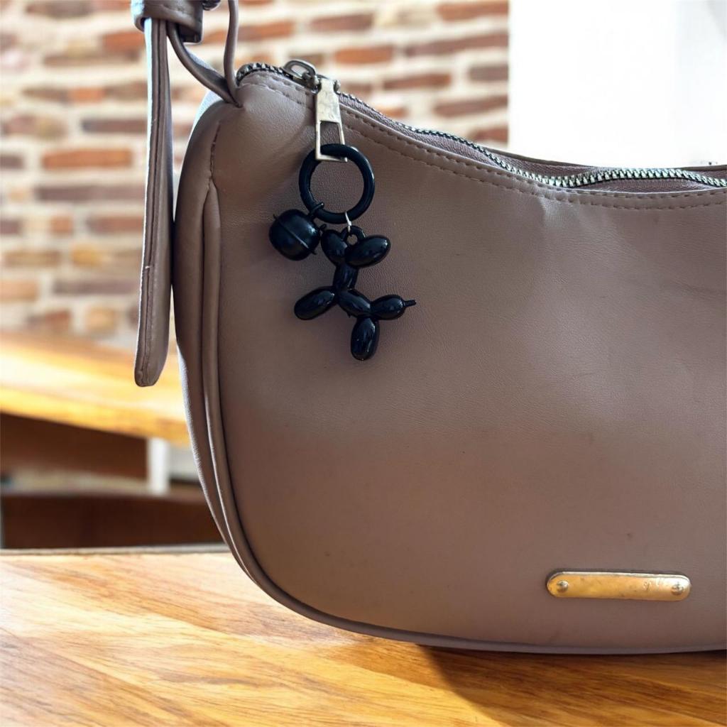 Senada Victory Gantungan Tas / Kunci Keychains Charm Bag Anjing Poodle Hitam Lonceng SVV01