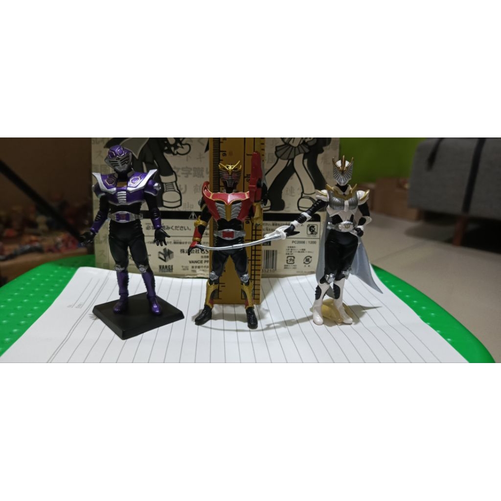 HG Kamen Rider Ouja (A) + Ryuki Survive (B)