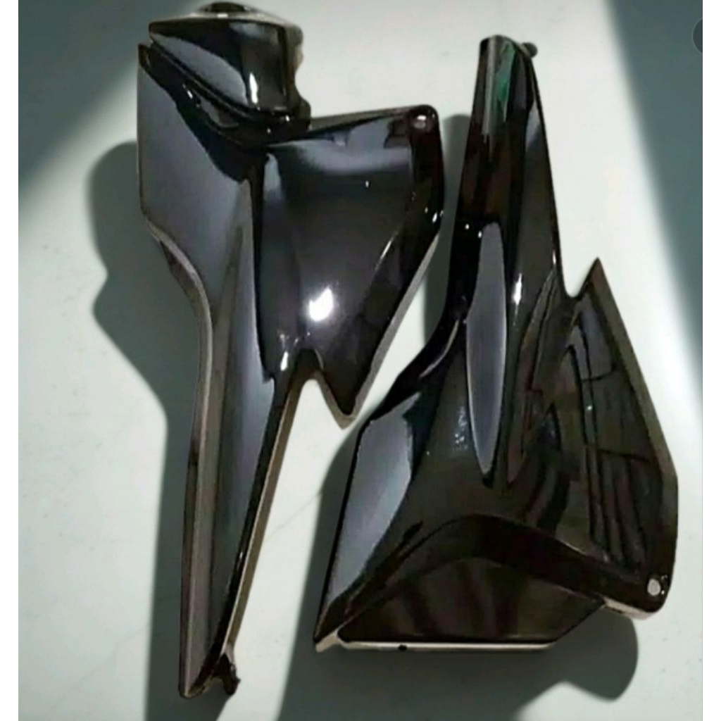 cover bok aki motor Honda Megapro Primus Warna HITAM