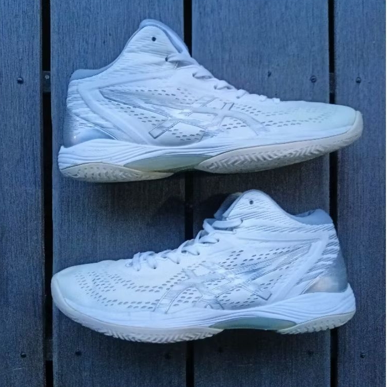 Sepatu Voli (Asics Gelhoop)