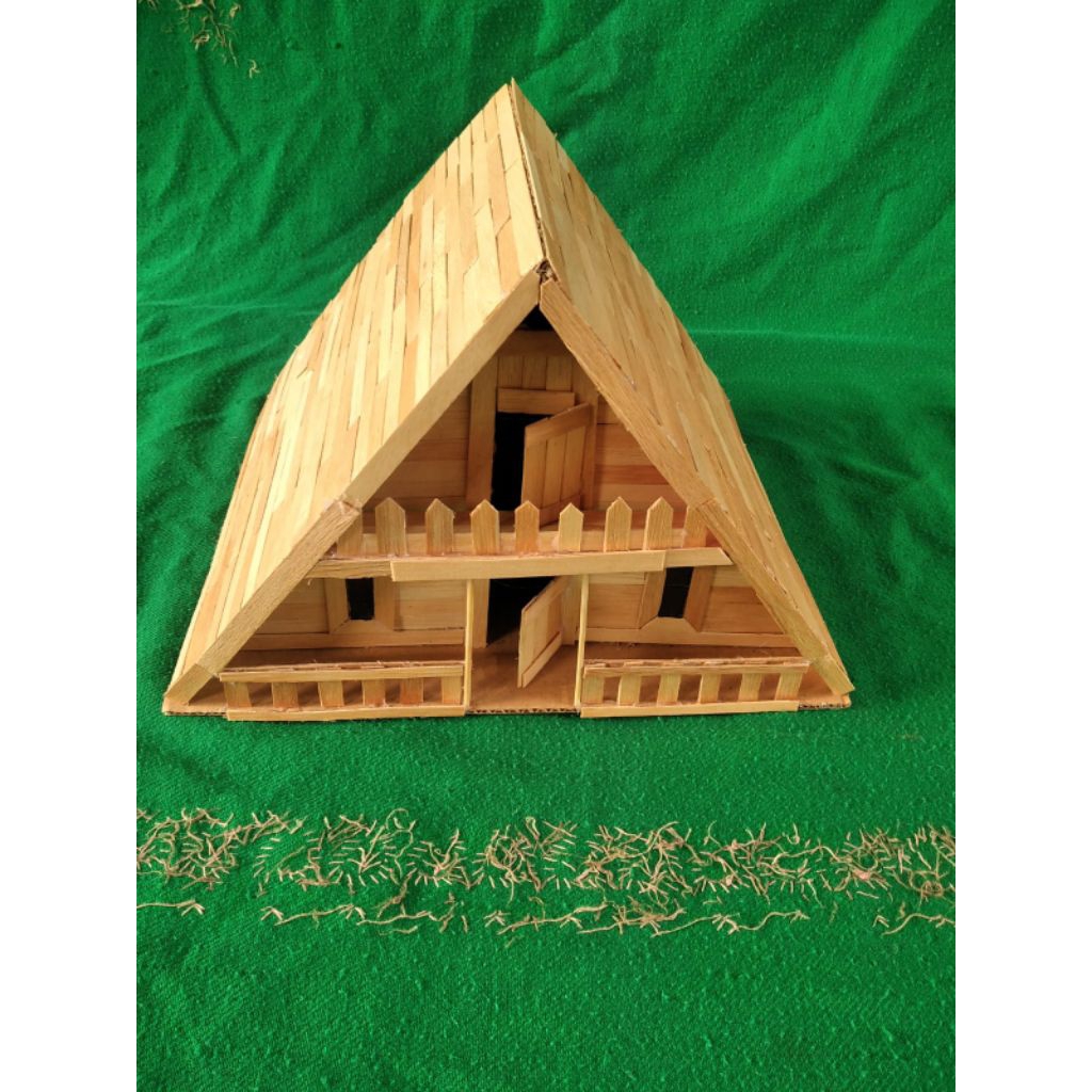 Miniatur Rumah Adat Prakarya dari stik eskrim
