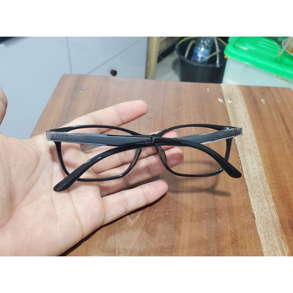 Kacamata LEVIS original second mulus model Pria