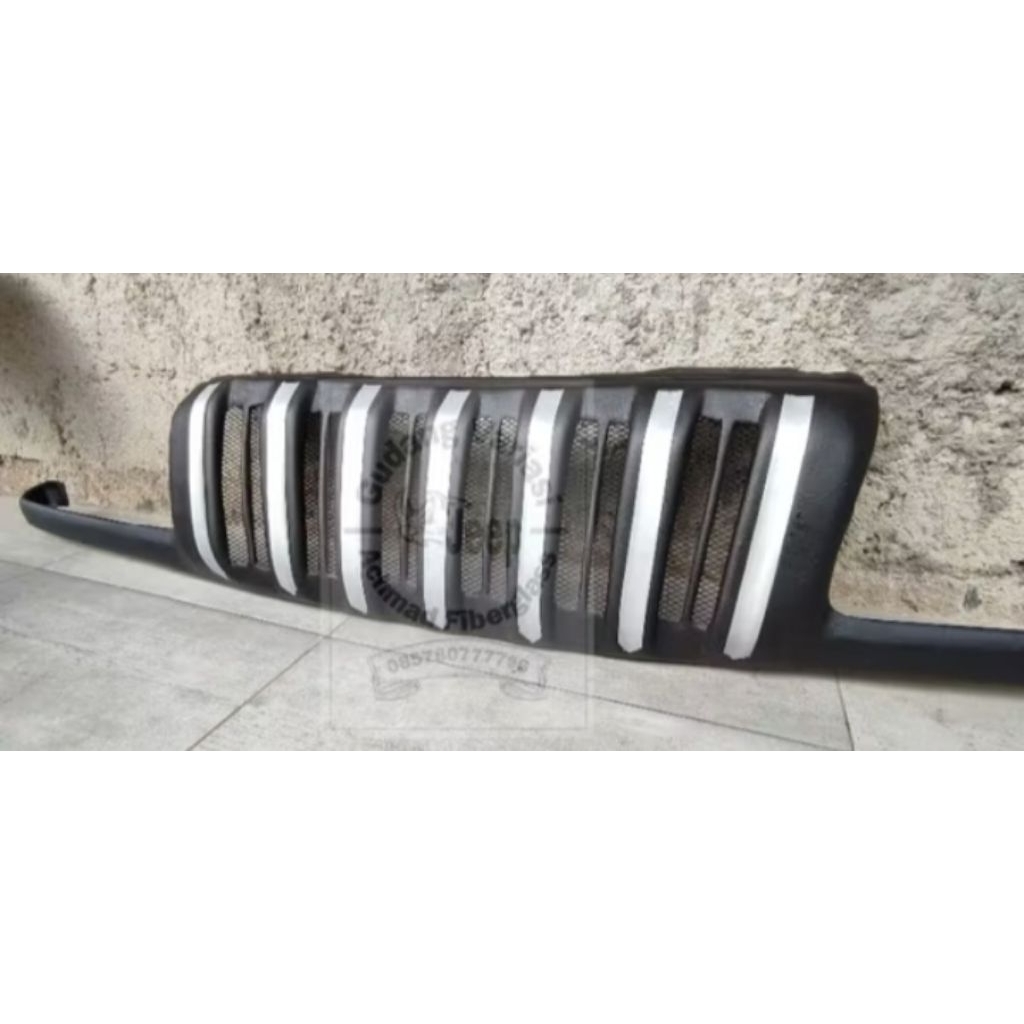 GRILL CUSTOM  ESCUDO GEN2 .1.6.2 XL 7 MODEL APOLO PRADO