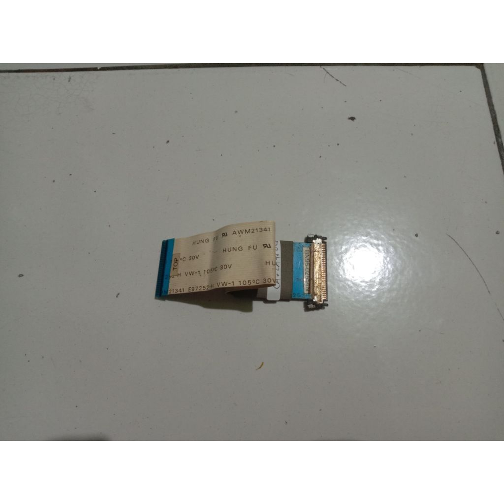 kabel fleksibel tv Samsung LA22A450C1