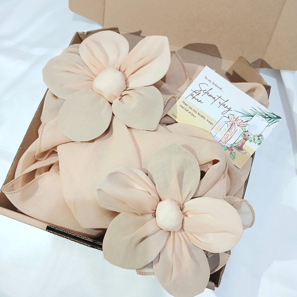 HAMPERS HIJAB HARI GURU