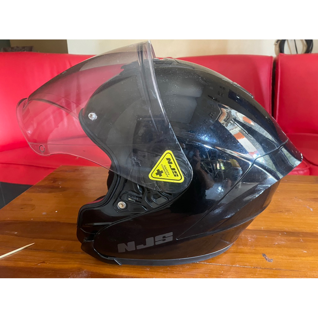 helm njs kairoz  ukuran S second bekas