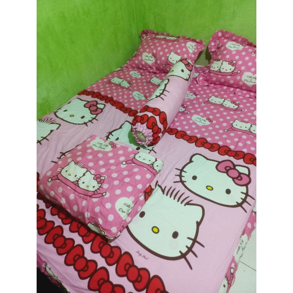 Bedcover set Hellokitty Lady rose Rumbai uk.180 Preloved