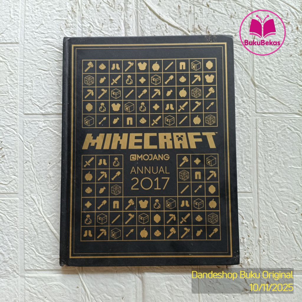 Minecraft Mojang Annual 2017 HARDCOVER - Buku Original