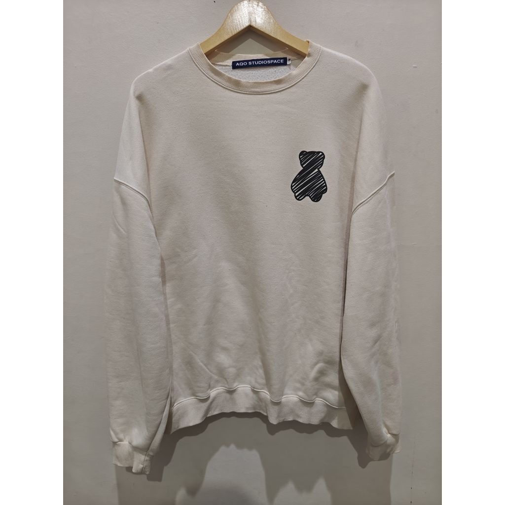 Crewneck AQO Studio space