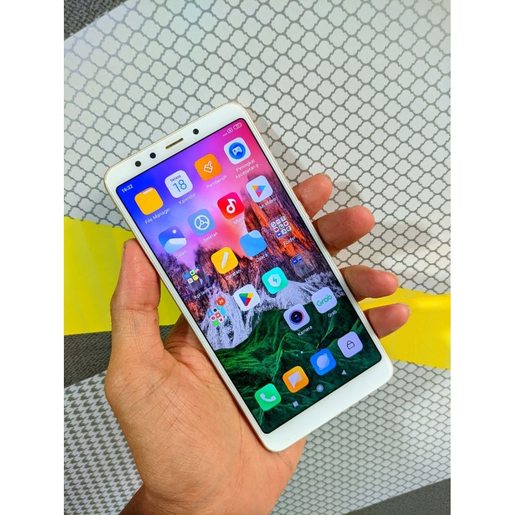 REDMI 5 RAM 3GB/32GB SECOND MURAH BERGARANSI
