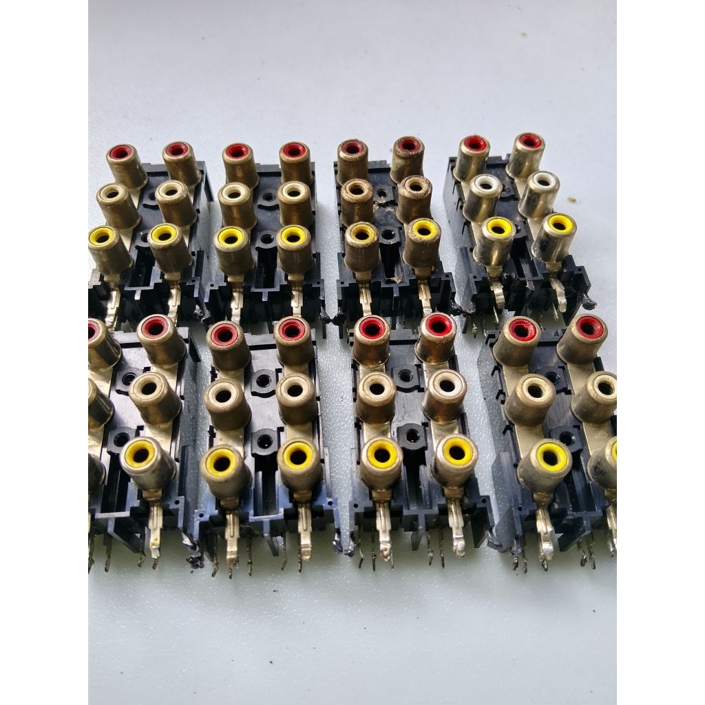 SOKET RCA TV SHARP SLIM 21