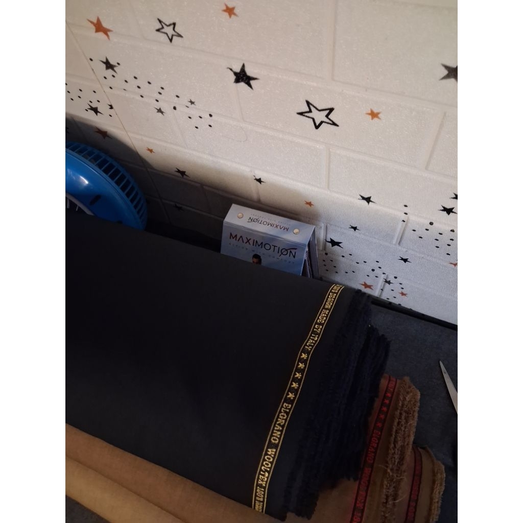 Kain semi wool warna hitam,kain meteran bahan celana seragam safari jas,rok pria wanita