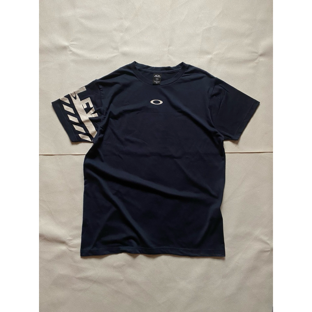 Kaos Oblong Oakley Logo Center