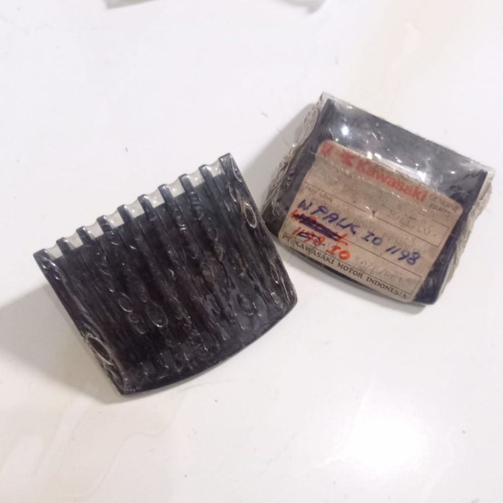 Cover Front Fender Cover Spakbor depan atas Kawasaki Kaze Kz