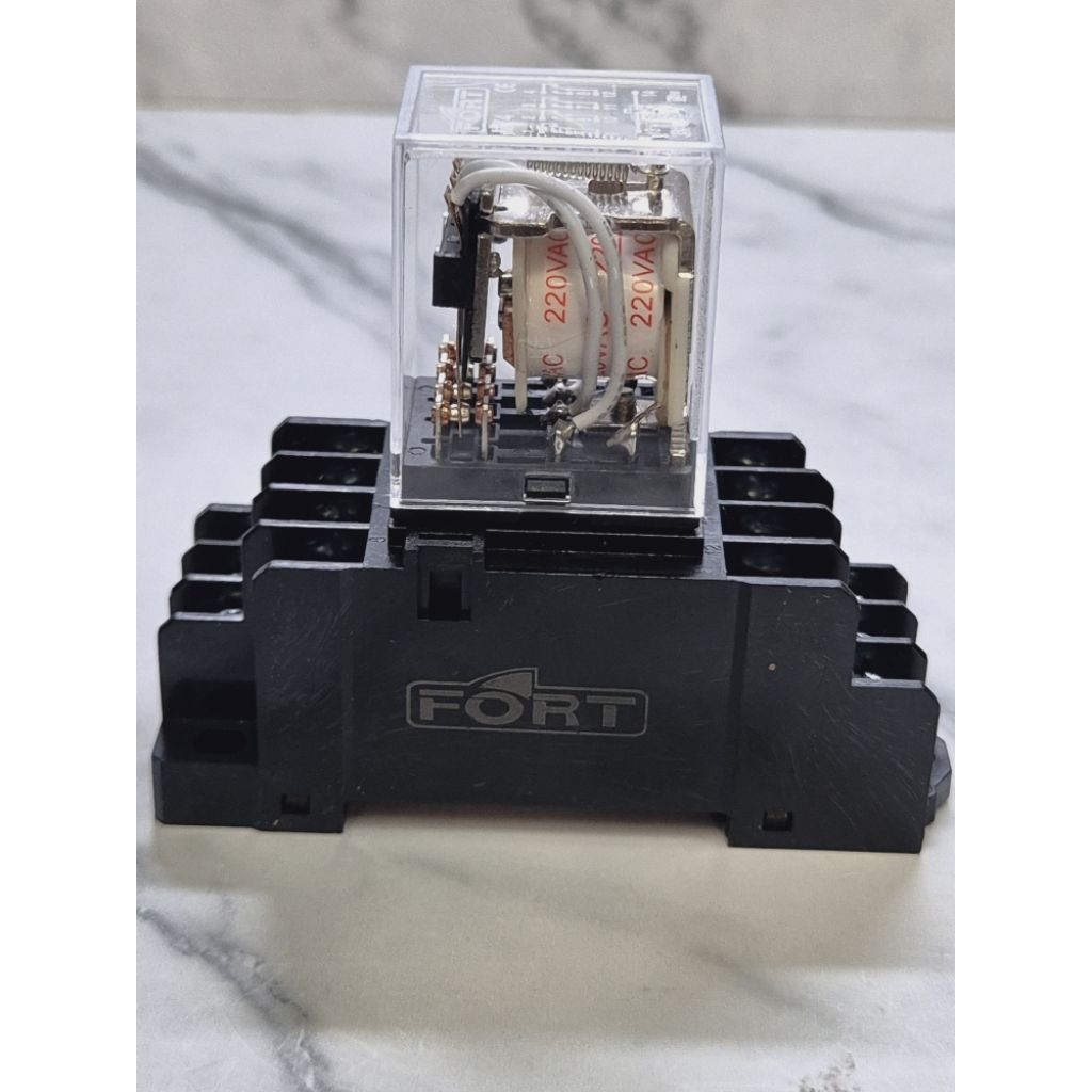 RELAY MY4 220V 14 PIN FORT +SOCKET