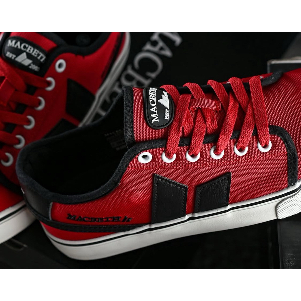 MACBETH JAMES RED BLACK