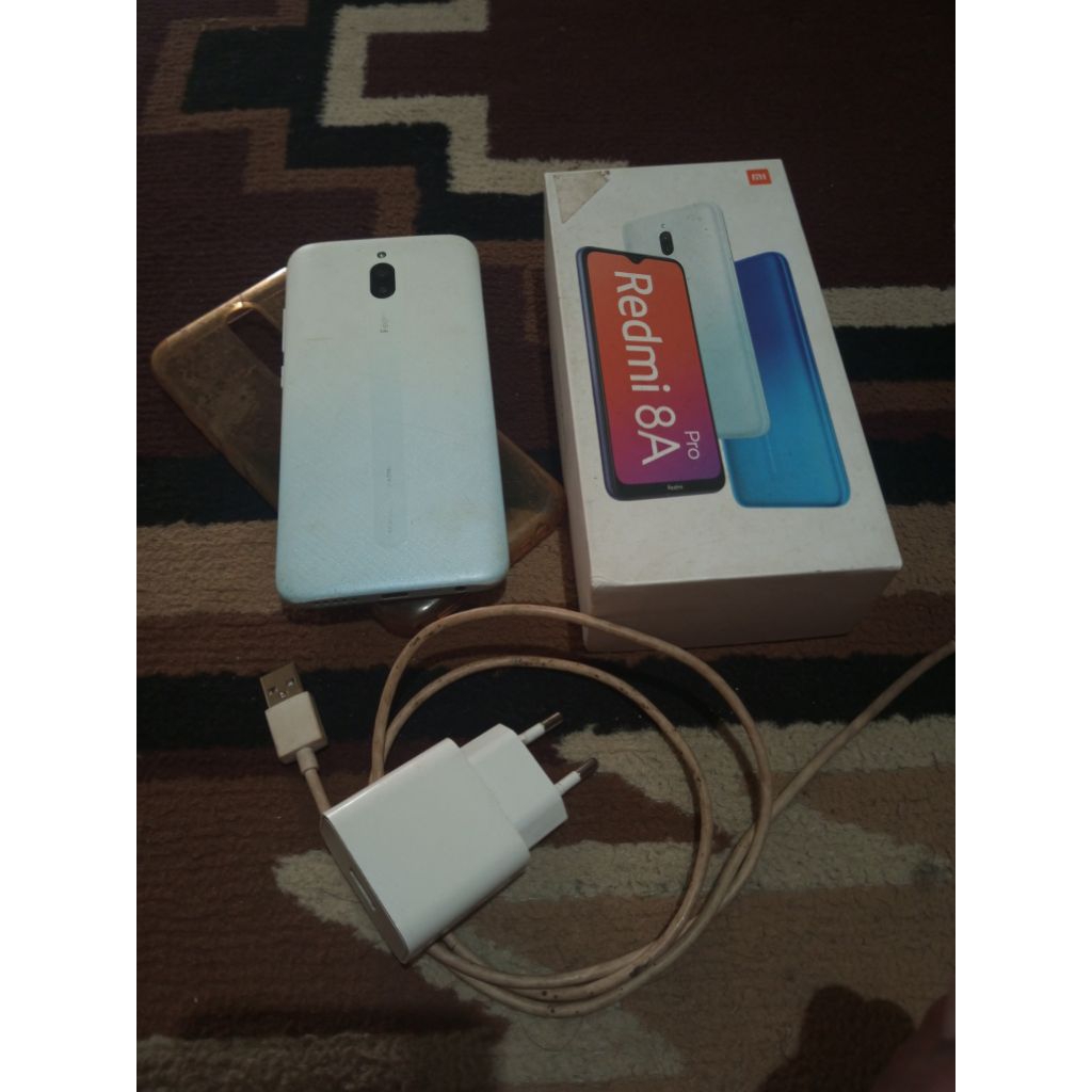 Redmi 8a pro, 3/32GB minus lcd tinggal naik mesin