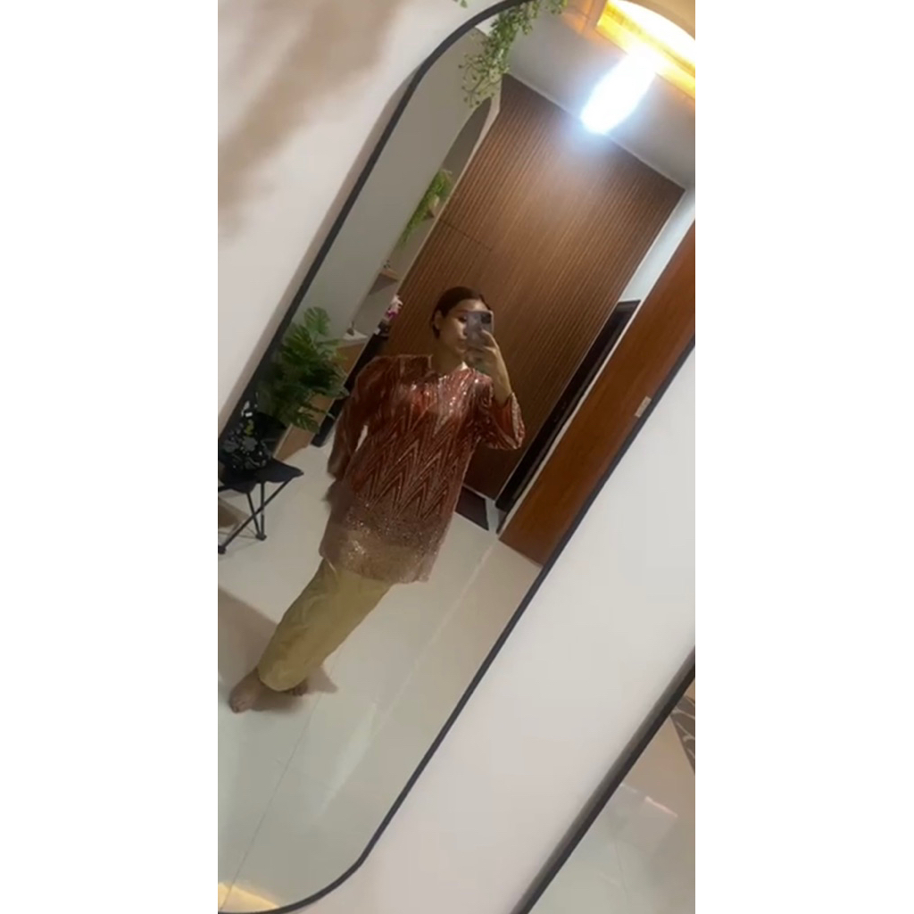 kebaya full manik2 ,model baju ala ala malaysia