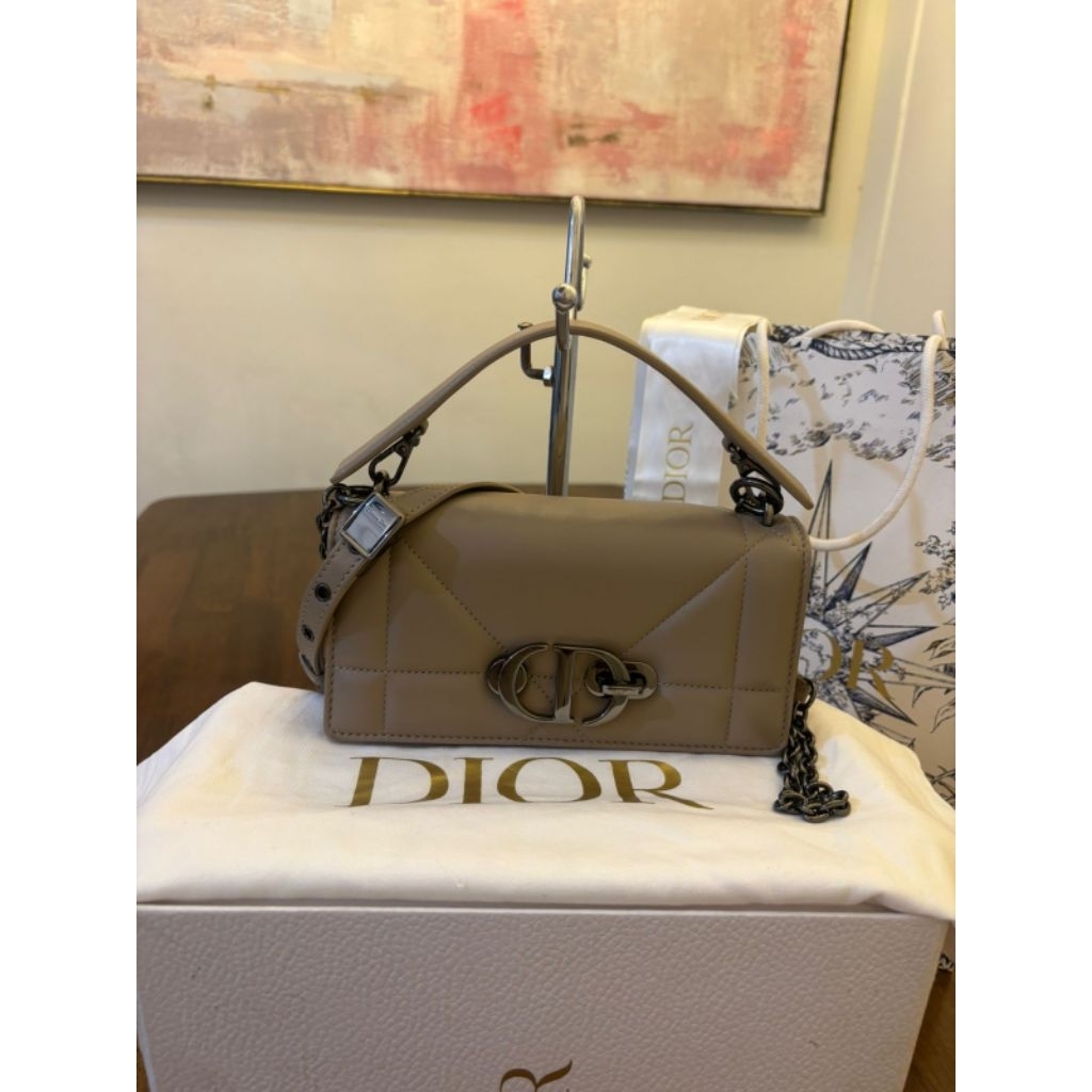 Vvgc Dr montaigne 30 chain bag with handle  with db, box and pb th 2022