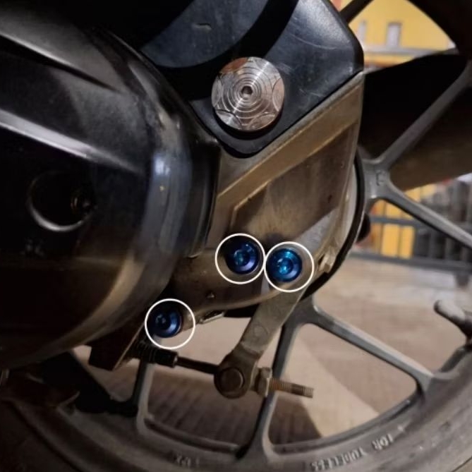 Baut titanium oli gardan vario 125/150