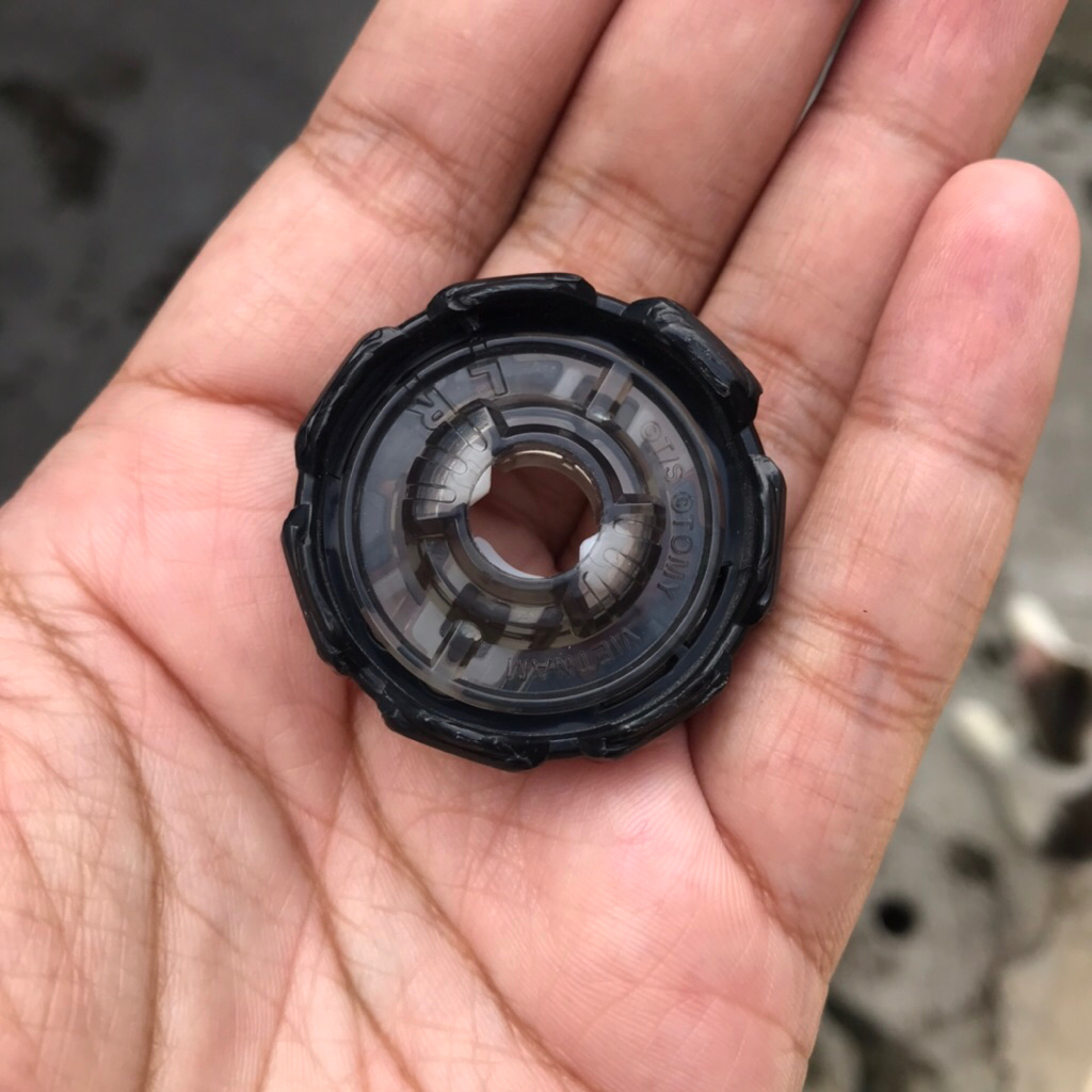 Beyblade X Ratchet 7-60 Light Used