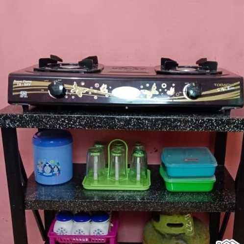 KaruniaCztore Meja Kompor Gas 2 Tungku Kayu Hitam Granit