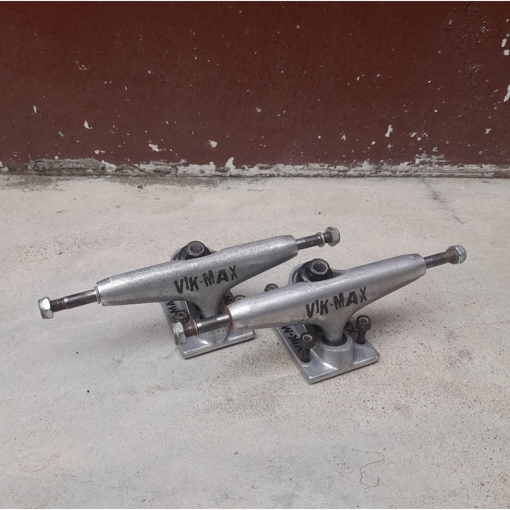 Skateboard Truck Vikmax 5.25 std + boltnuts second / bekas