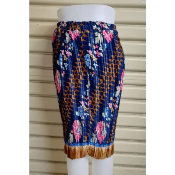 Tugu_Kebaya Rok Plisket Batik Pendek / Rok Pendek / Rok Plisket Batik Mini / Rok Bawahan Kebaya