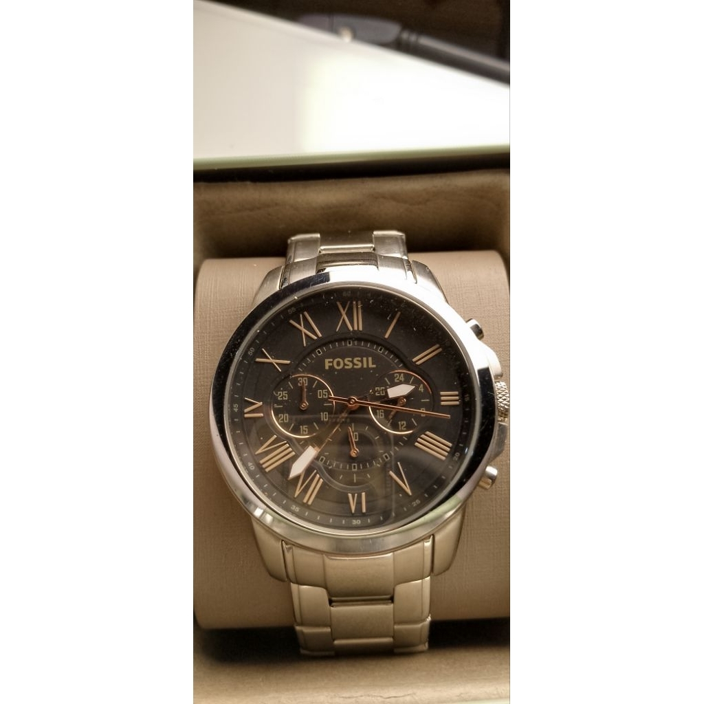 Jam tangan analog pria rantai FOSSIL