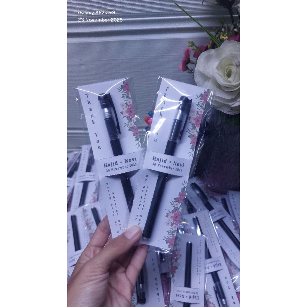 Souvenir Pernikahan Pulpen Seribuan Custom