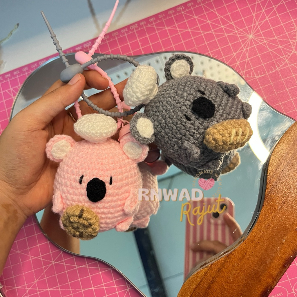 Rnwadrajut.id | Crochet Koala Keychain | Amigurumi Koala Couple Keychain | Bagcharm Amigurumi Koala 