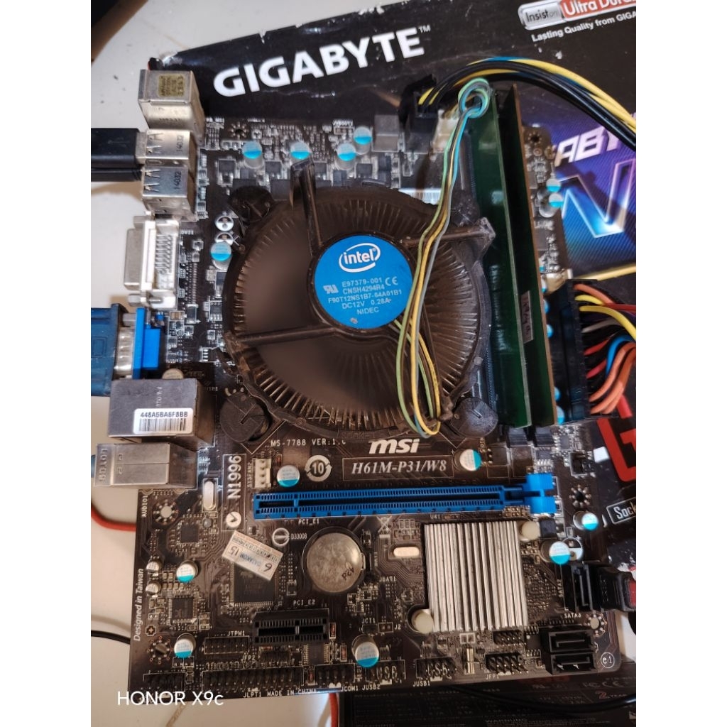 Paketan MSI H61M-P31 + Pentium G Fan + RAM 4GB