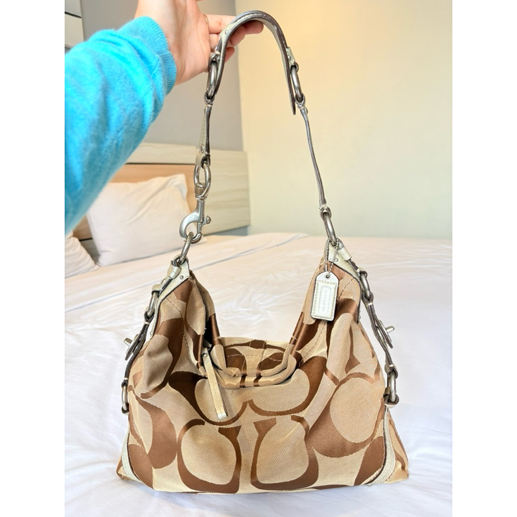 coach carly hobo vintage