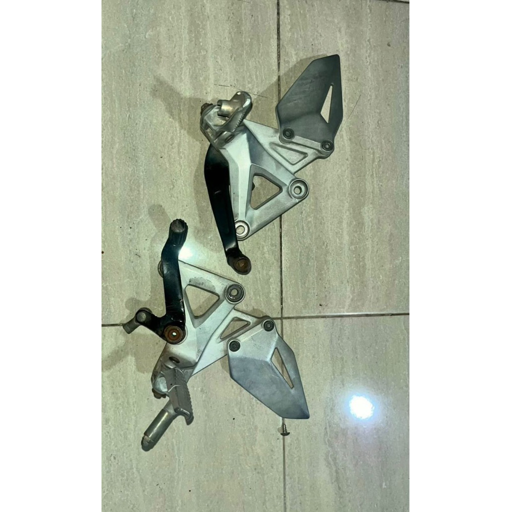 Footstep Original CBR250rr