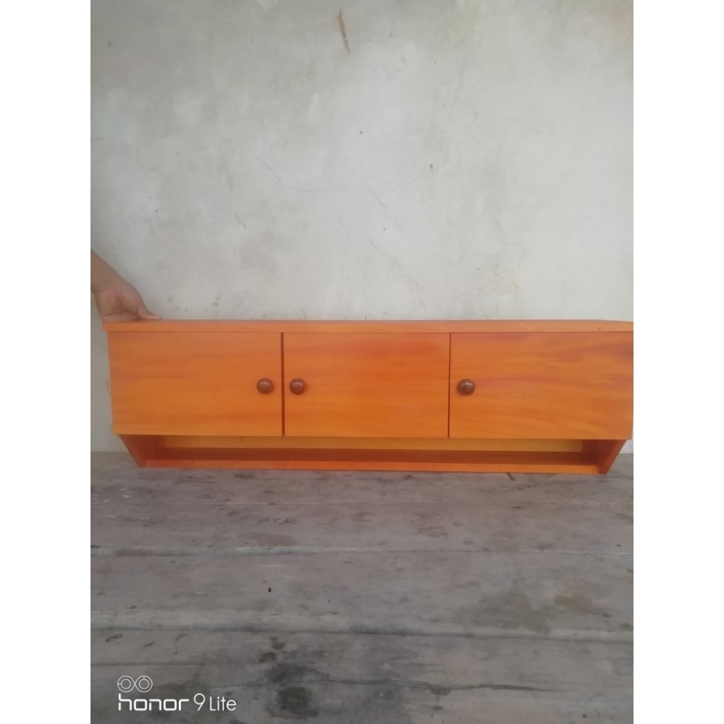 lemari gantung kayu mahoni